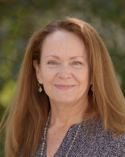 2017-18 Staff Photo of Bev Iverson